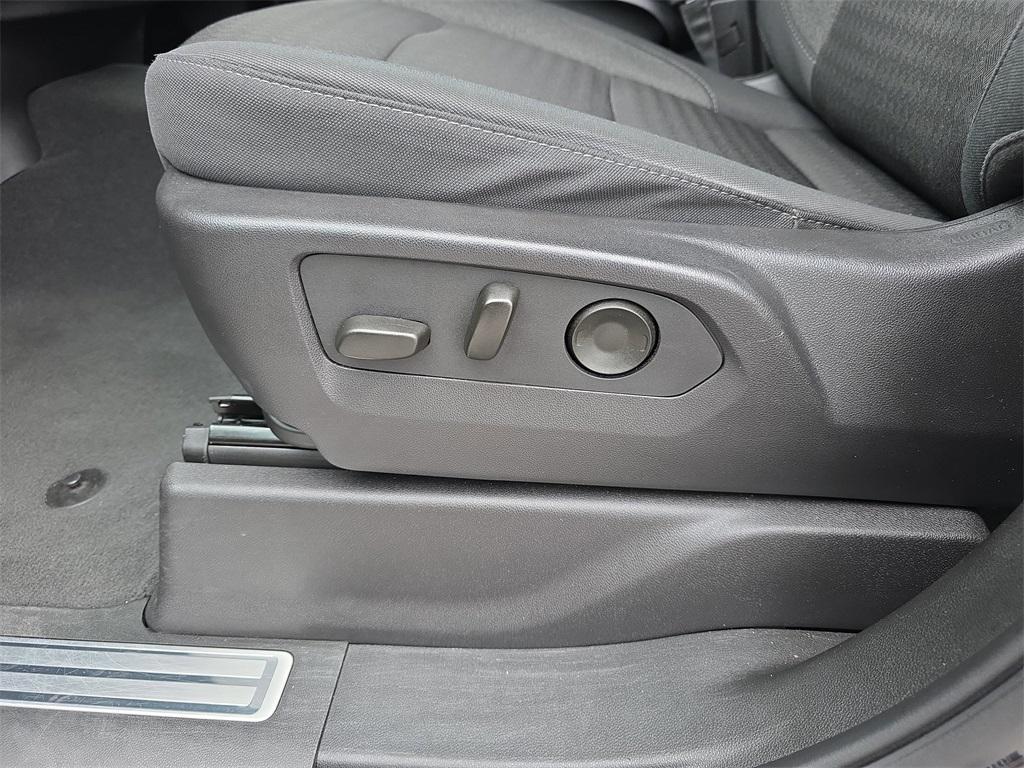 used 2024 Chevrolet Silverado 1500 car, priced at $35,991