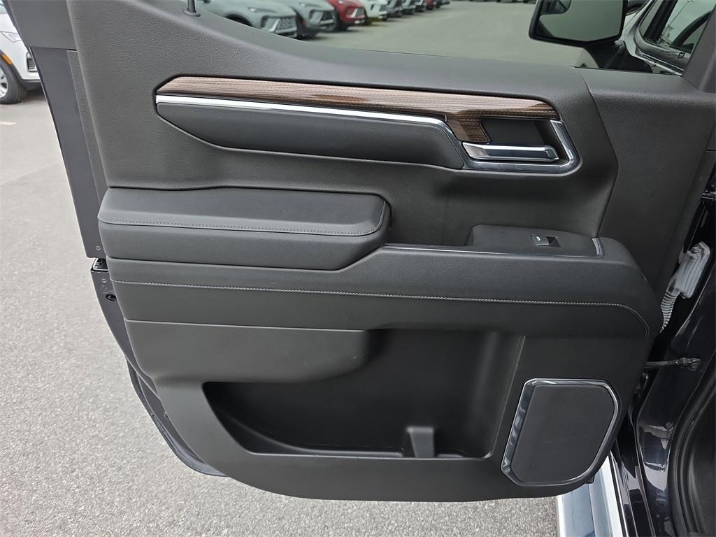 used 2024 Chevrolet Silverado 1500 car, priced at $35,991