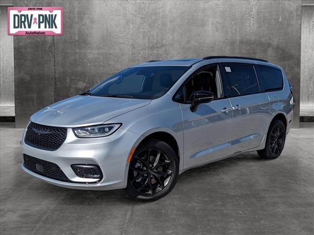 new 2023 Chrysler Pacifica car, priced at $54,977