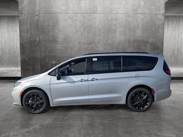 new 2023 Chrysler Pacifica car, priced at $54,478