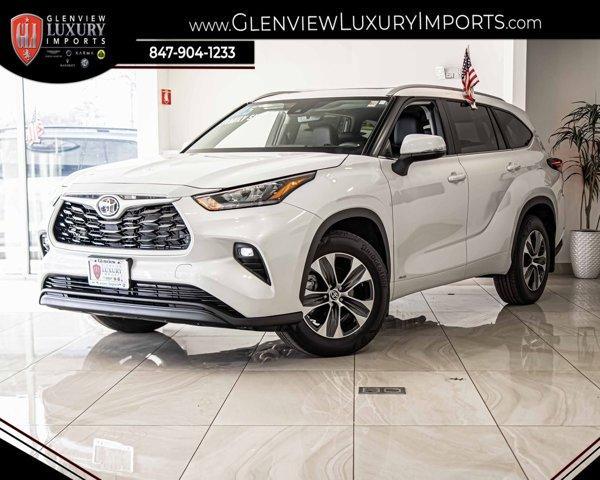 used 2025 Toyota Highlander Hybrid car, priced at $55,999