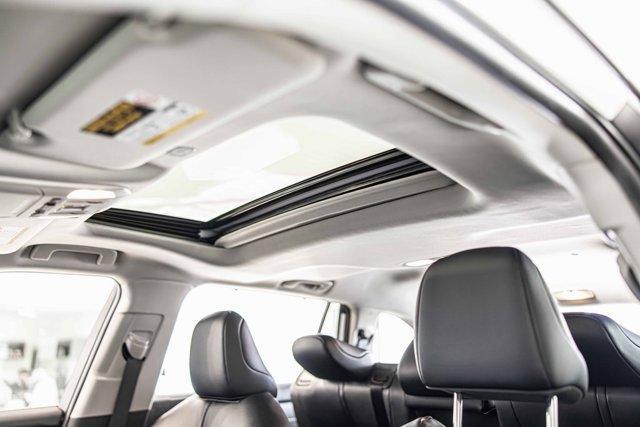used 2025 Toyota Highlander Hybrid car, priced at $55,999