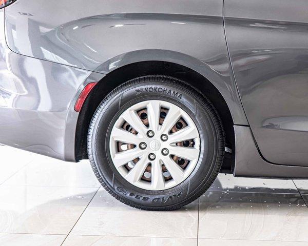 used 2018 Chrysler Pacifica car, priced at $15,904