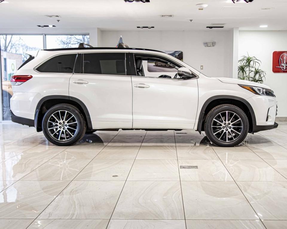 used 2017 Toyota Highlander car, priced at $21,776