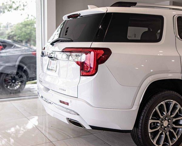 used 2023 GMC Acadia car, priced at $37,888