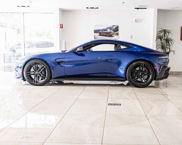 new 2025 Aston Martin Vantage car