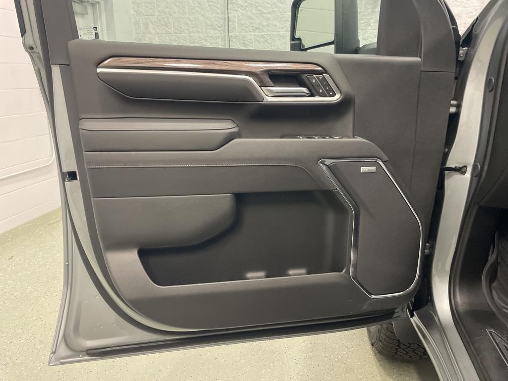 new 2025 Chevrolet Silverado 3500 car, priced at $78,999