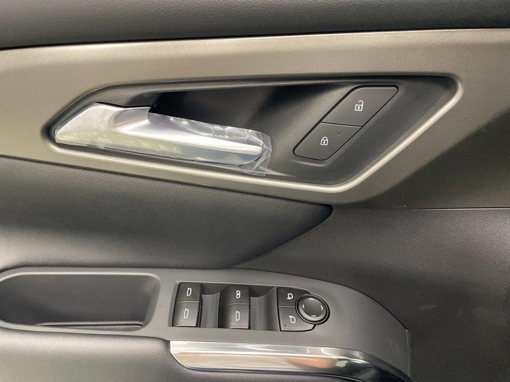 new 2025 Chevrolet Traverse car, priced at $41,999