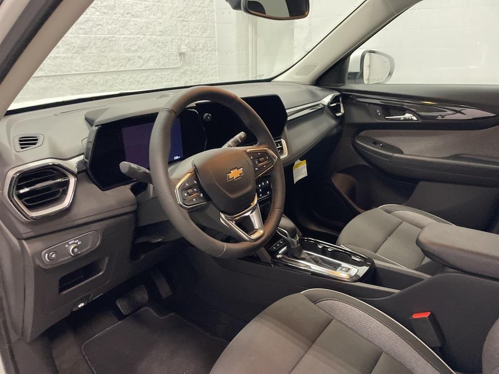 new 2025 Chevrolet TrailBlazer car, priced at $28,575