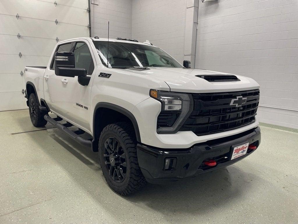 new 2025 Chevrolet Silverado 3500 car, priced at $79,160