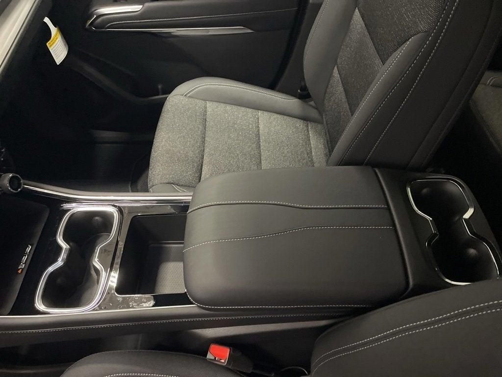 new 2025 Chevrolet Traverse car, priced at $41,999
