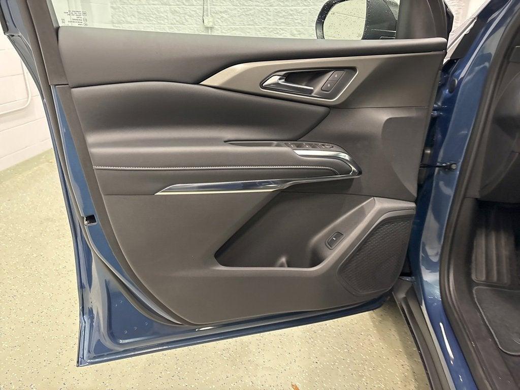 new 2026 Chevrolet Traverse car, priced at $43,920