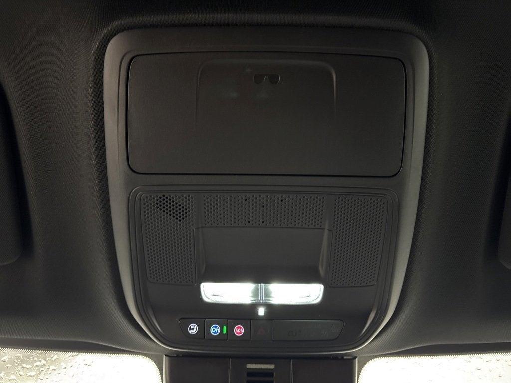 new 2026 Chevrolet Traverse car, priced at $43,920