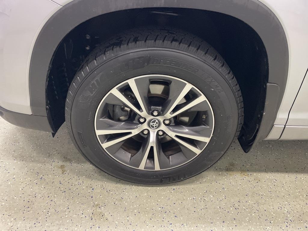 used 2016 Toyota Highlander car, priced at $21,990