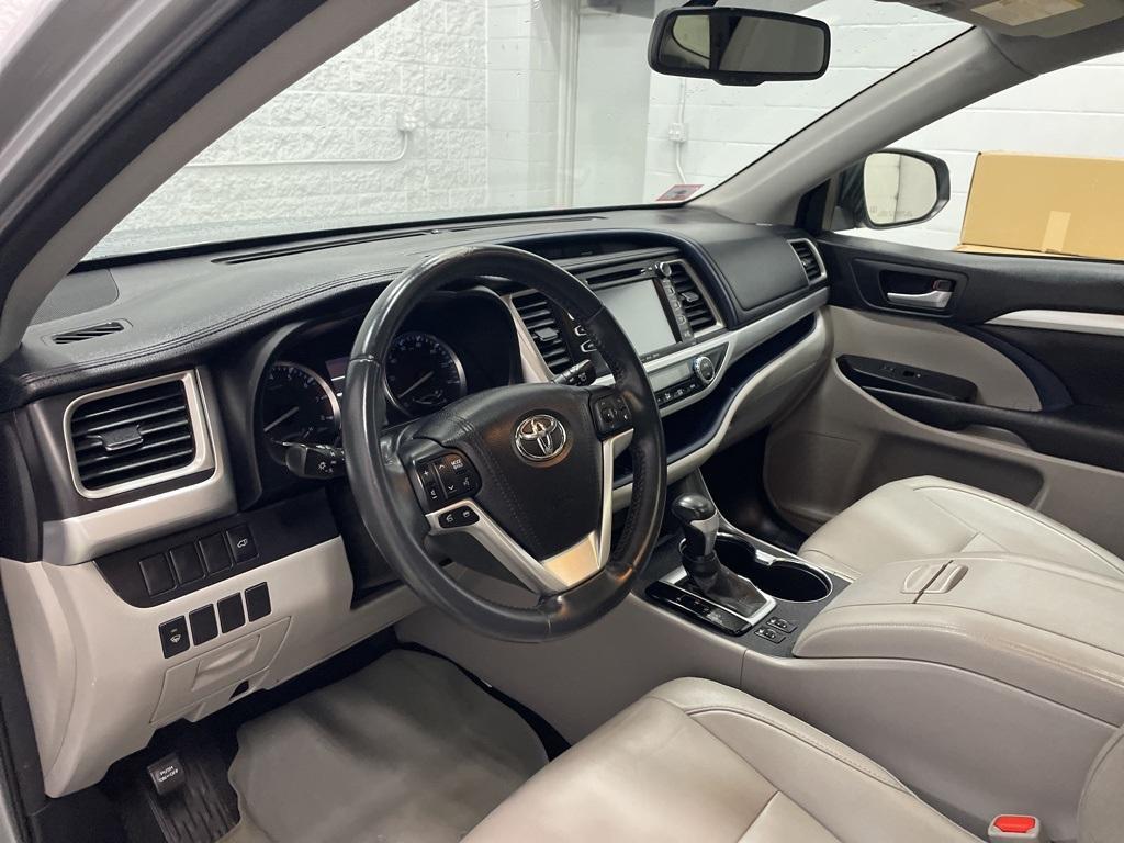 used 2016 Toyota Highlander car, priced at $21,990
