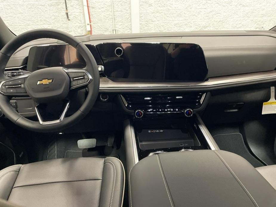 new 2025 Chevrolet Suburban car, priced at $78,095