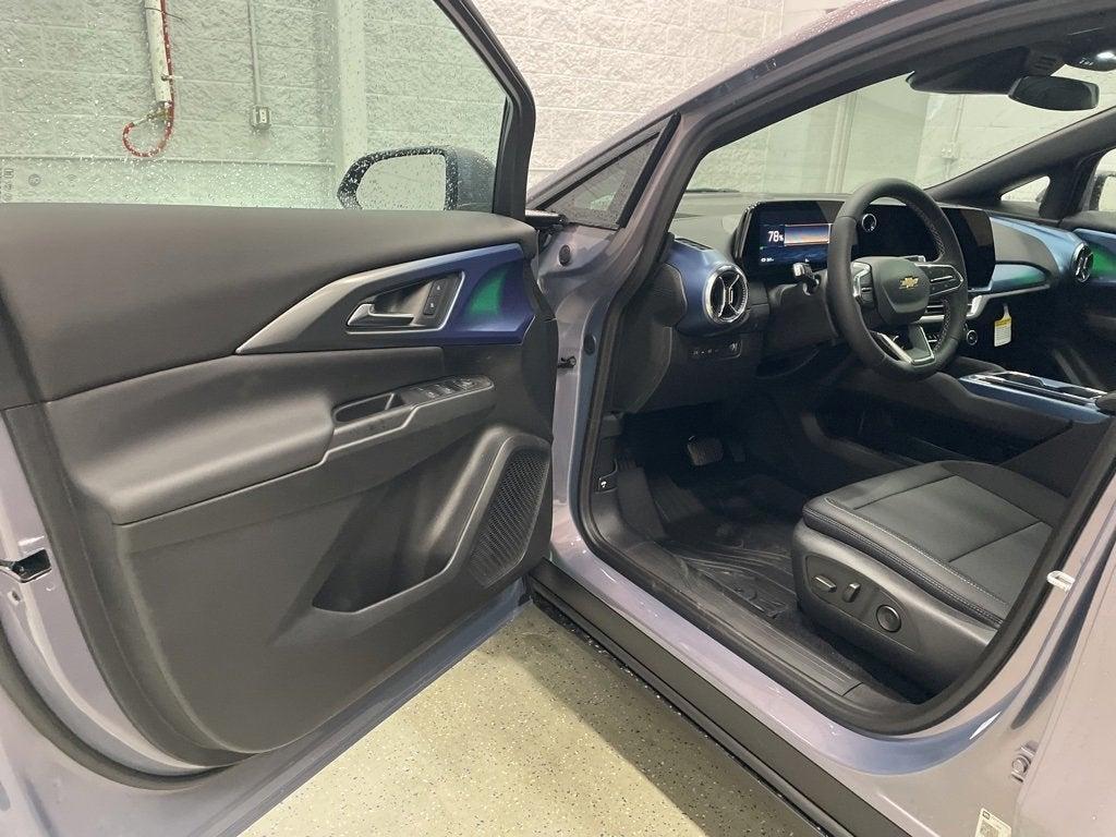 new 2025 Chevrolet Equinox EV car, priced at $40,740