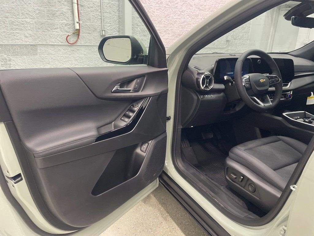 new 2026 Chevrolet Equinox car, priced at $32,440