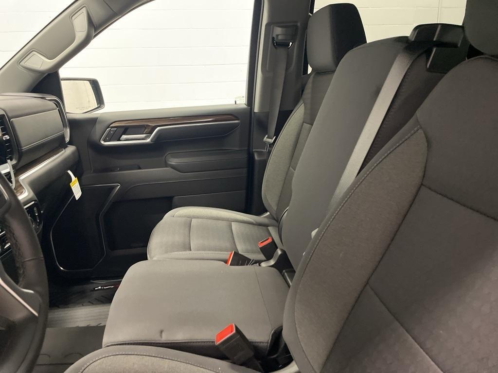new 2025 Chevrolet Silverado 1500 car, priced at $50,220