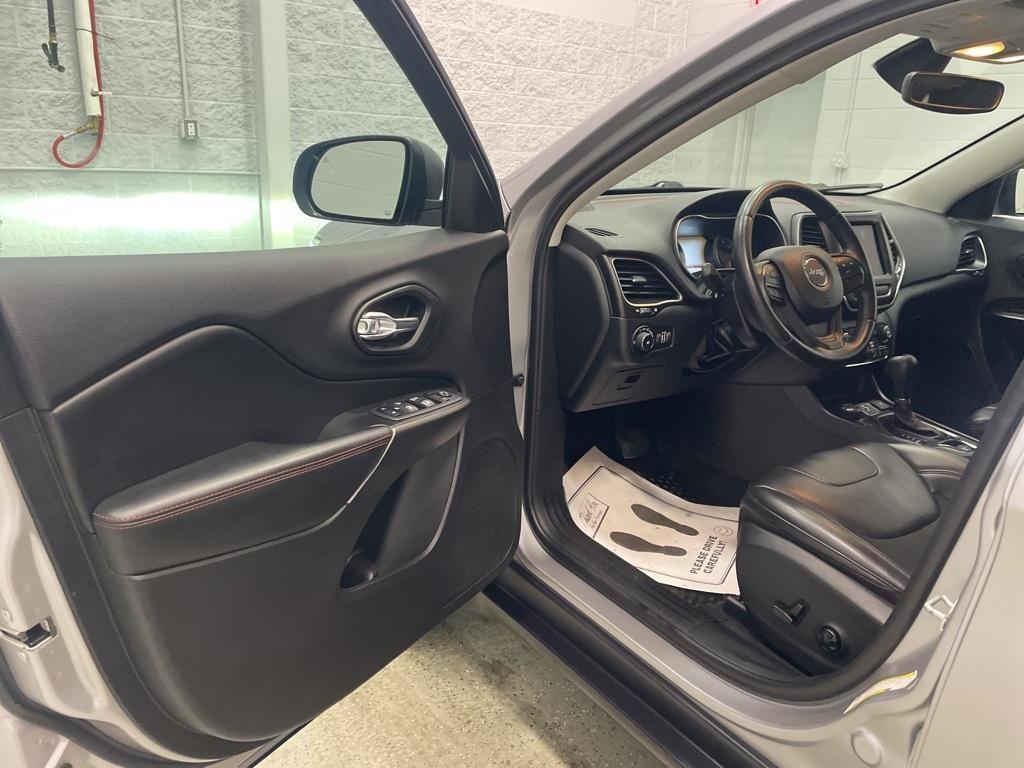 used 2020 Jeep Cherokee car, priced at $15,990