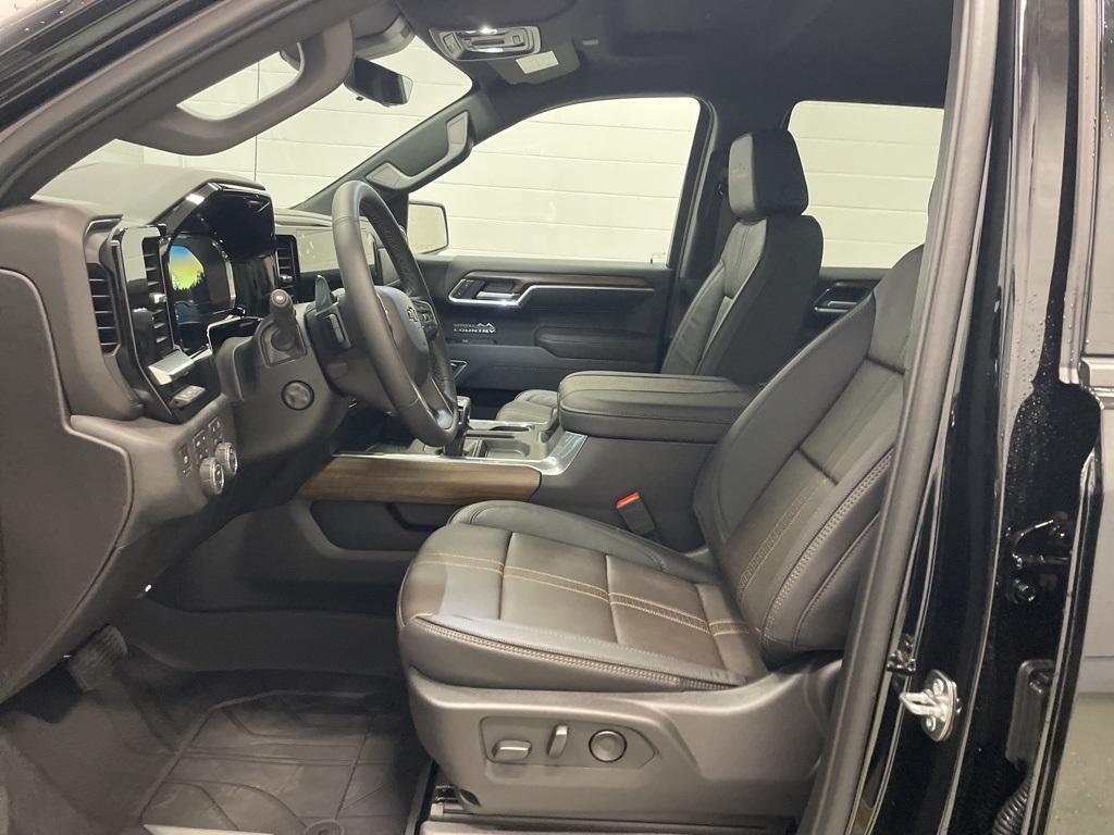 new 2025 Chevrolet Silverado 1500 car, priced at $64,400