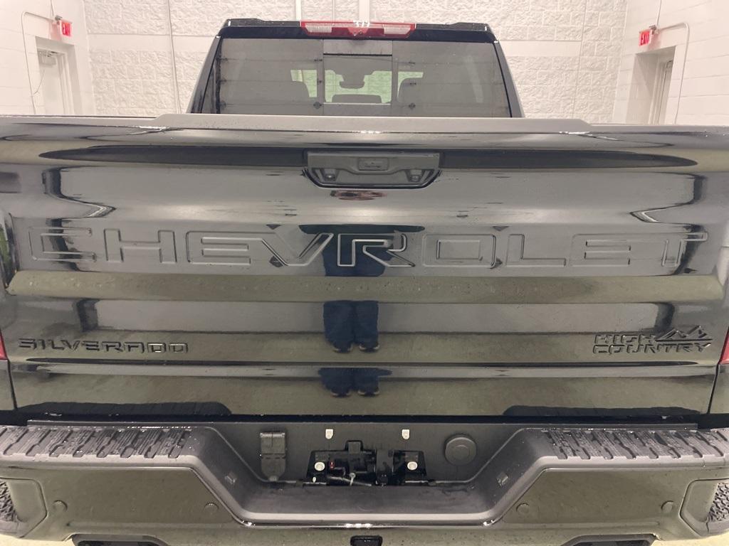 new 2025 Chevrolet Silverado 1500 car, priced at $64,400