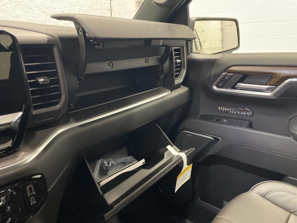 new 2025 Chevrolet Silverado 1500 car, priced at $64,400