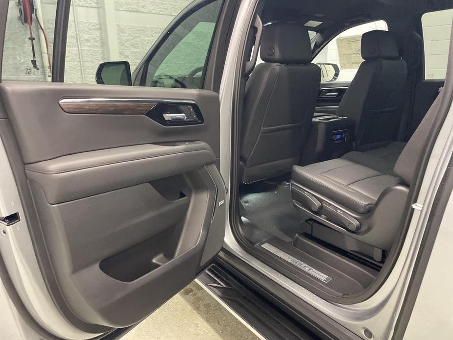 new 2025 Chevrolet Suburban car, priced at $70,600