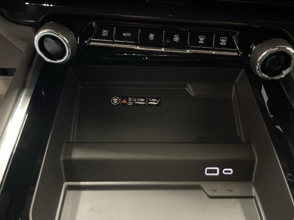 new 2025 Chevrolet Suburban car, priced at $77,299