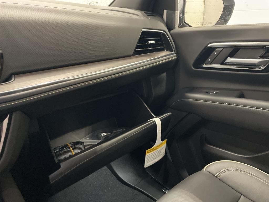 new 2025 Chevrolet Suburban car, priced at $77,299
