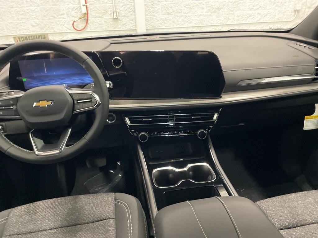 new 2025 Chevrolet Traverse car, priced at $41,999