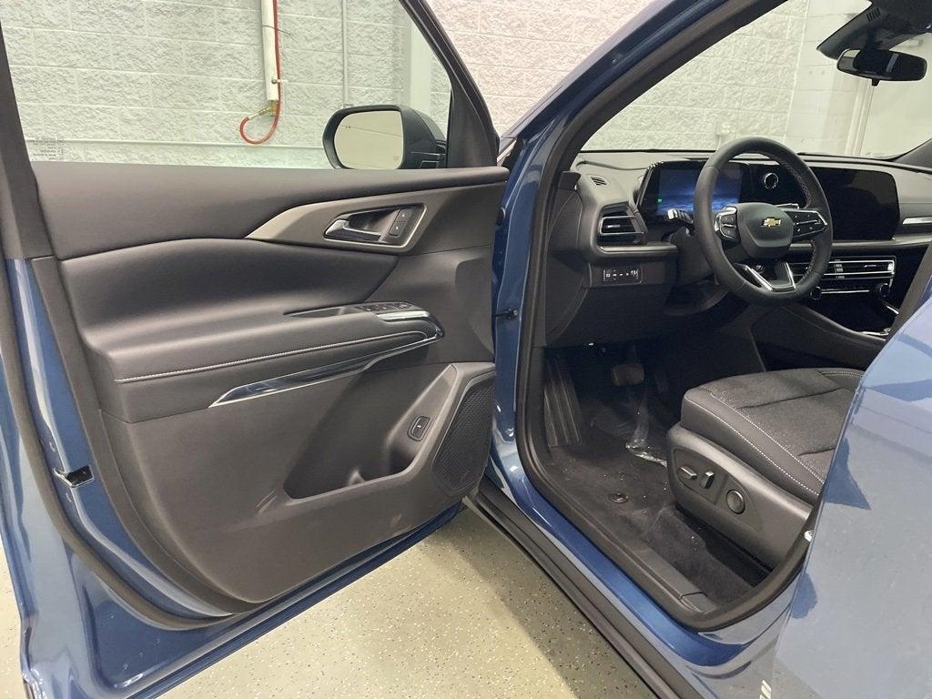 new 2025 Chevrolet Traverse car, priced at $41,999