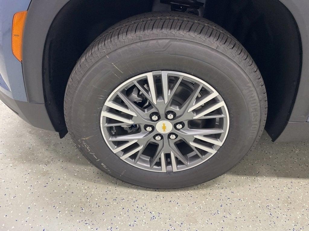 new 2025 Chevrolet Traverse car, priced at $41,999