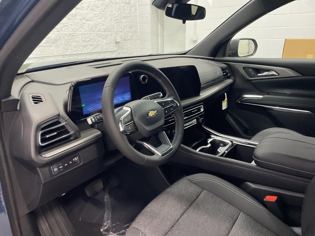new 2025 Chevrolet Traverse car, priced at $41,999