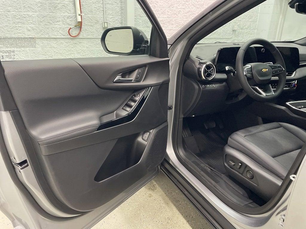 new 2026 Chevrolet Equinox car, priced at $32,950