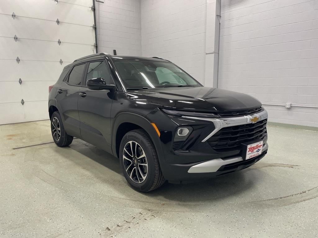 new 2025 Chevrolet TrailBlazer car, priced at $27,680