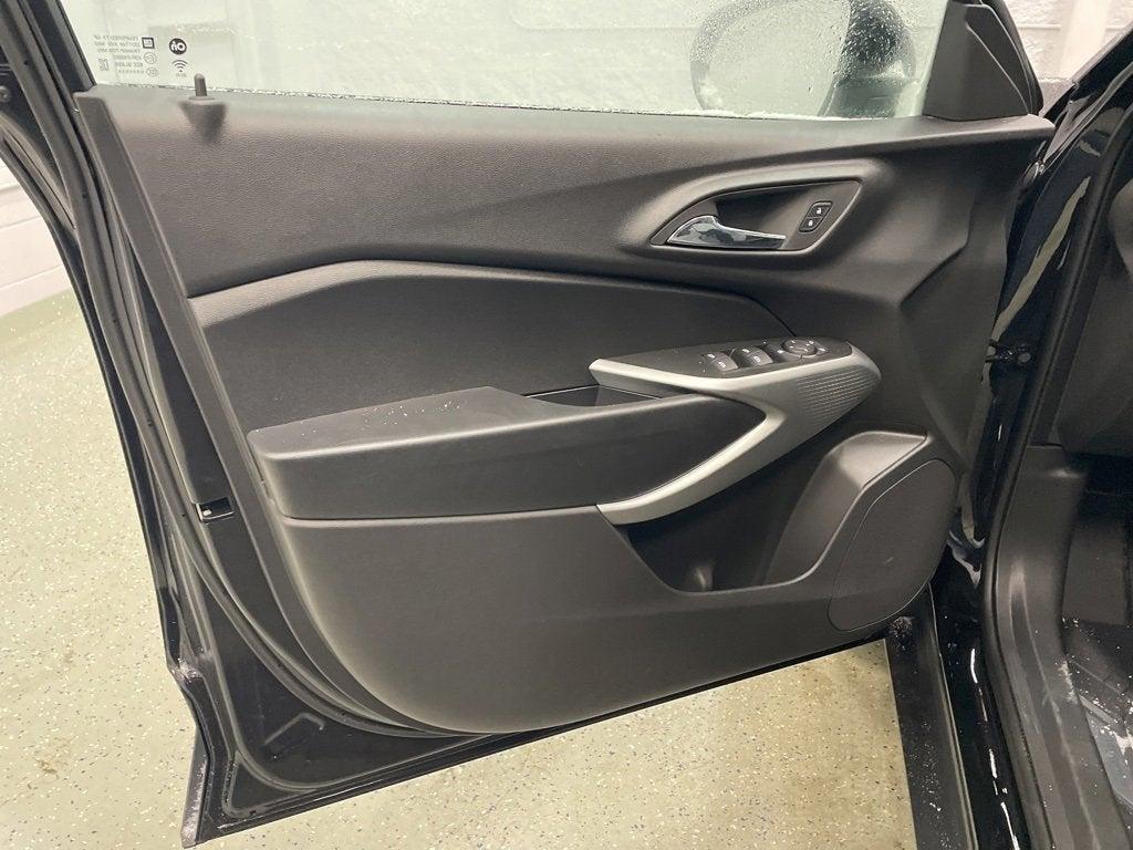 new 2025 Chevrolet Trax car, priced at $24,460