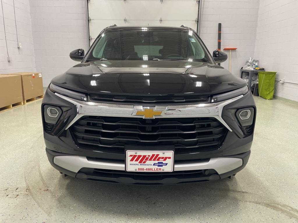 new 2025 Chevrolet TrailBlazer car, priced at $27,680