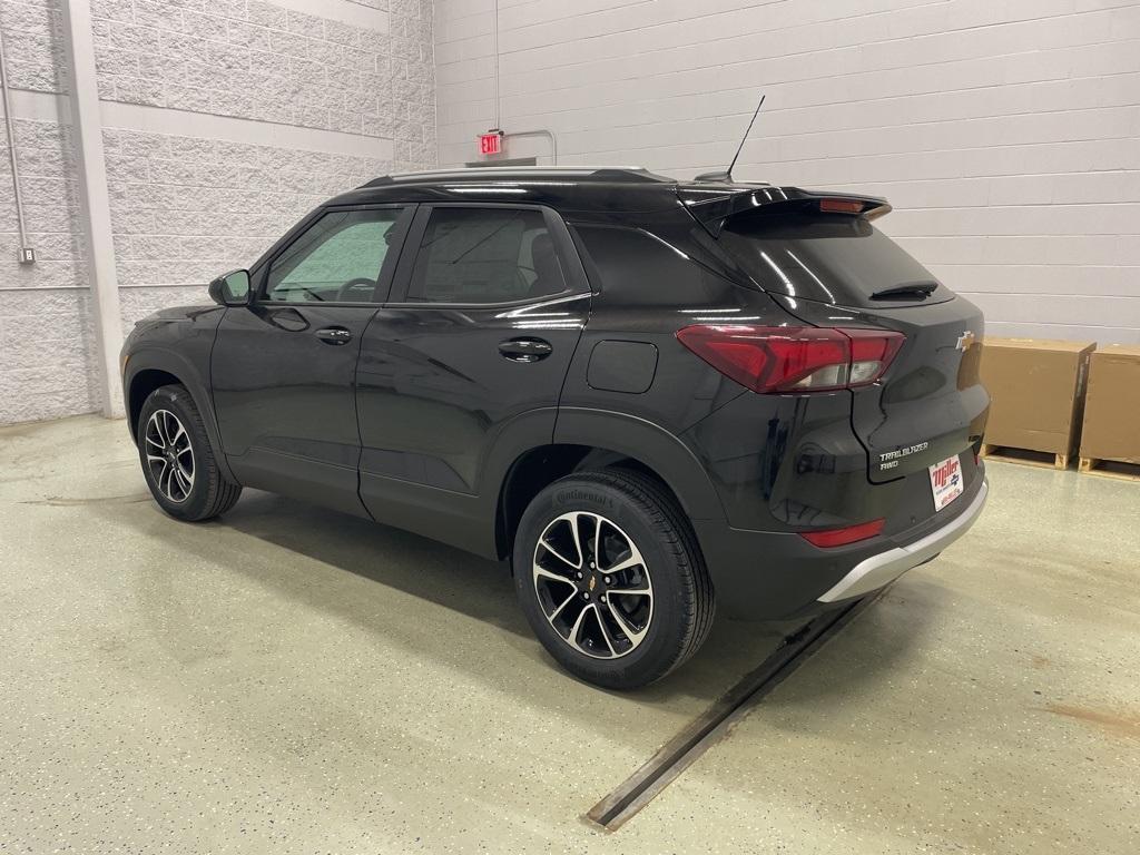 new 2025 Chevrolet TrailBlazer car, priced at $27,680