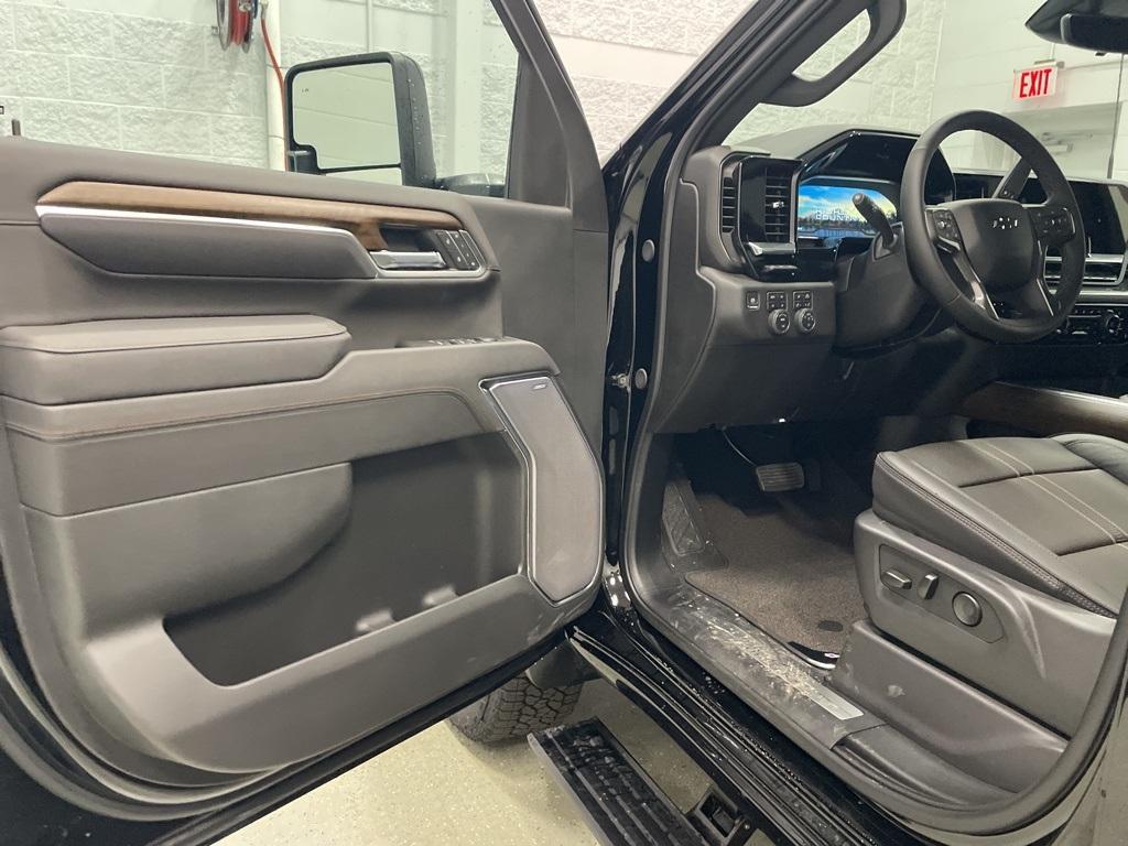 new 2025 Chevrolet Silverado 3500 car, priced at $73,895