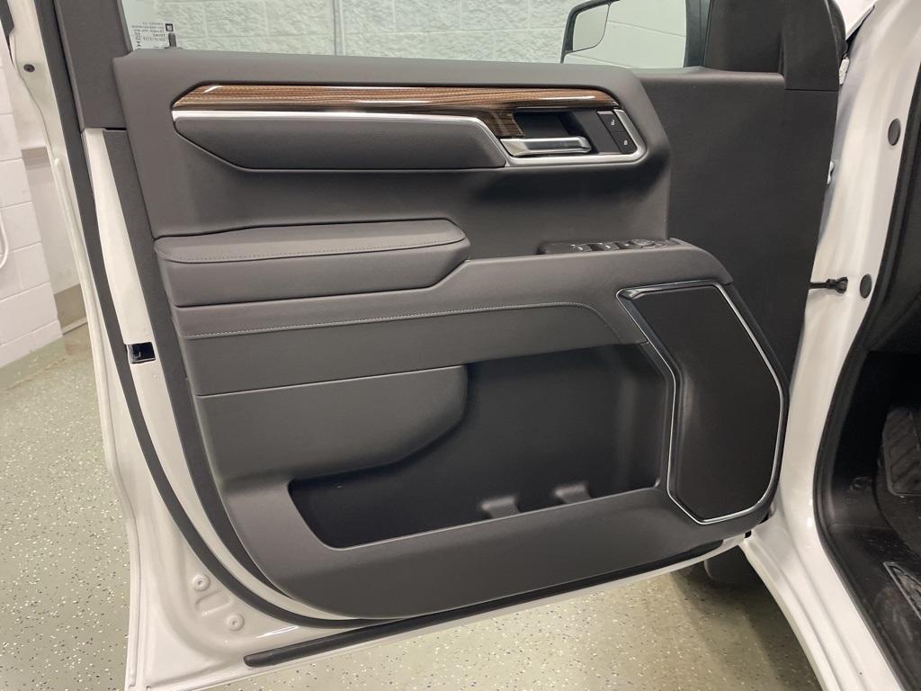 new 2025 Chevrolet Silverado 1500 car, priced at $45,995
