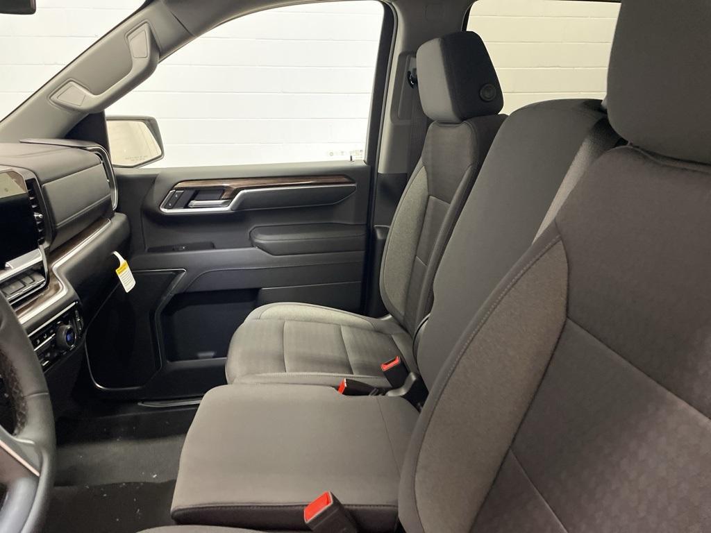 new 2025 Chevrolet Silverado 1500 car, priced at $45,995
