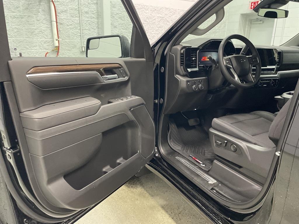 new 2025 Chevrolet Silverado 1500 car, priced at $51,355