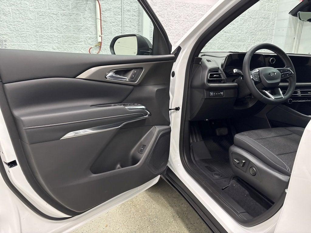 new 2026 Chevrolet Traverse car, priced at $45,730