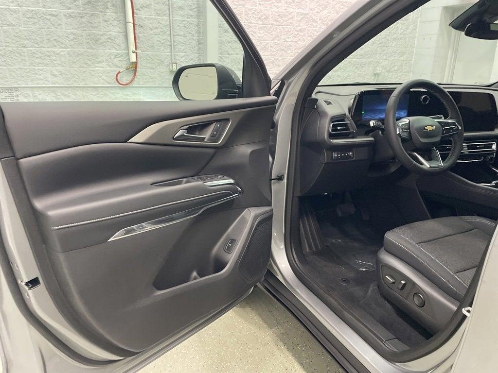 new 2025 Chevrolet Traverse car, priced at $41,999