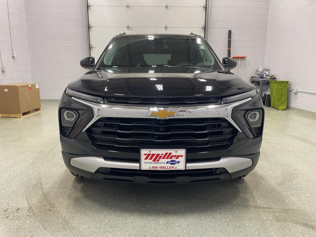 new 2025 Chevrolet TrailBlazer car, priced at $27,680