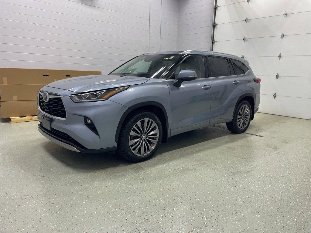 used 2020 Toyota Highlander car, priced at $28,990