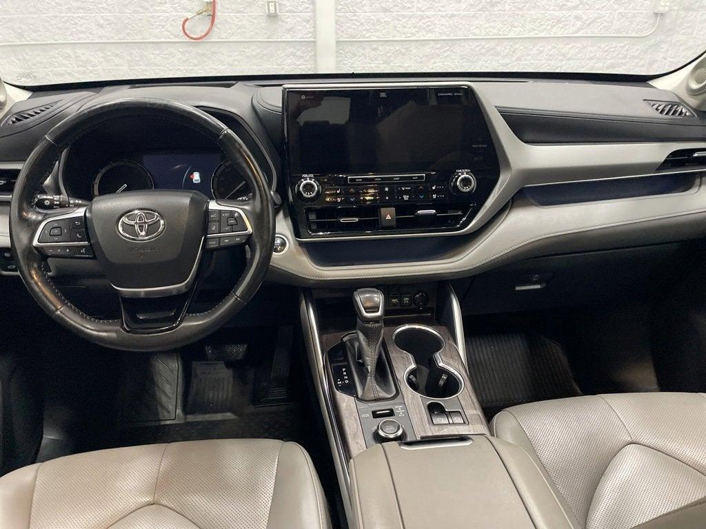 used 2020 Toyota Highlander car, priced at $28,990