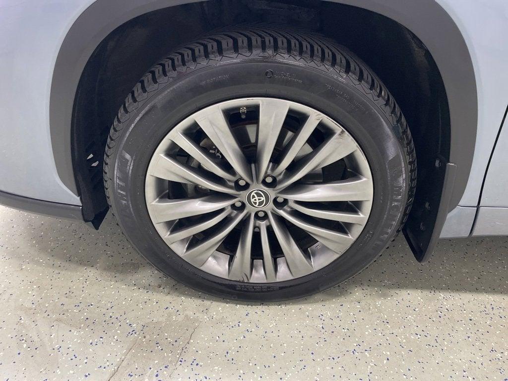 used 2020 Toyota Highlander car, priced at $28,990