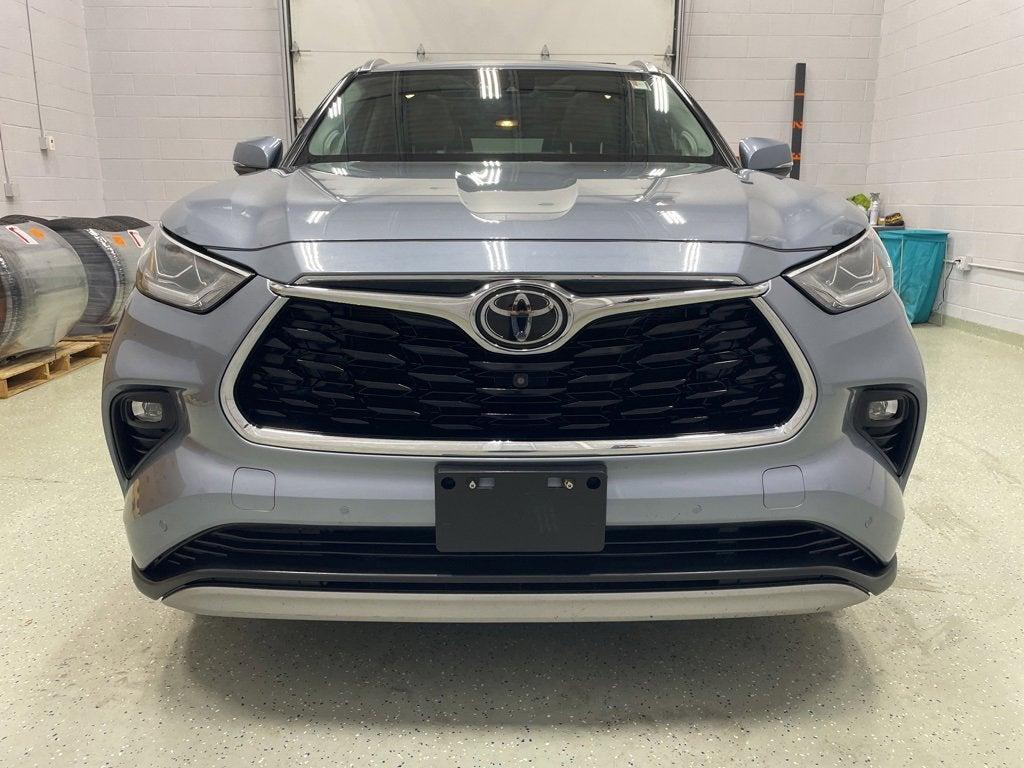 used 2020 Toyota Highlander car, priced at $28,990